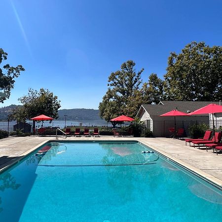 Clear Lake Cottages & Marina Clearlake Esterno foto