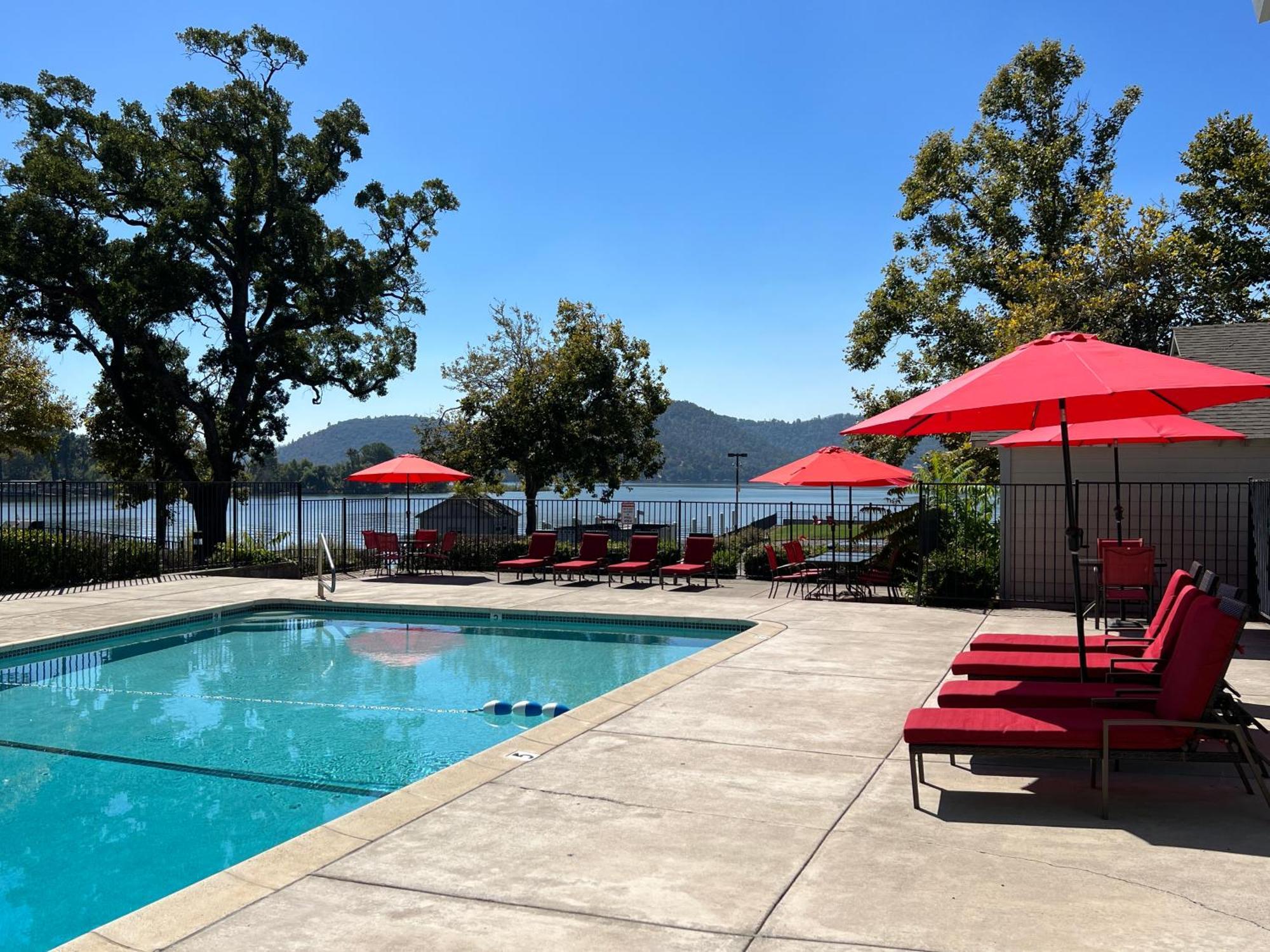 Clear Lake Cottages & Marina Clearlake Esterno foto