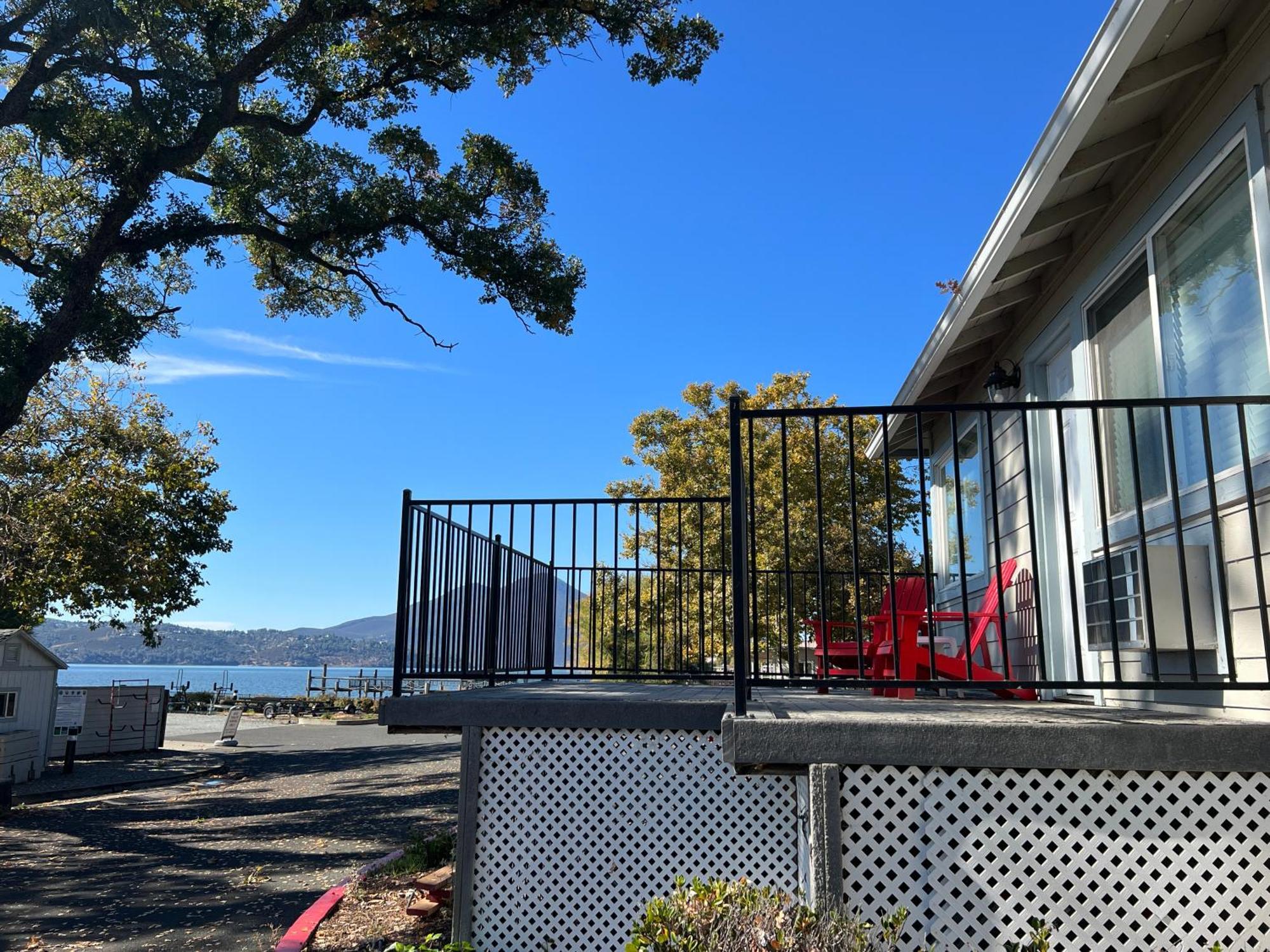 Clear Lake Cottages & Marina Clearlake Esterno foto