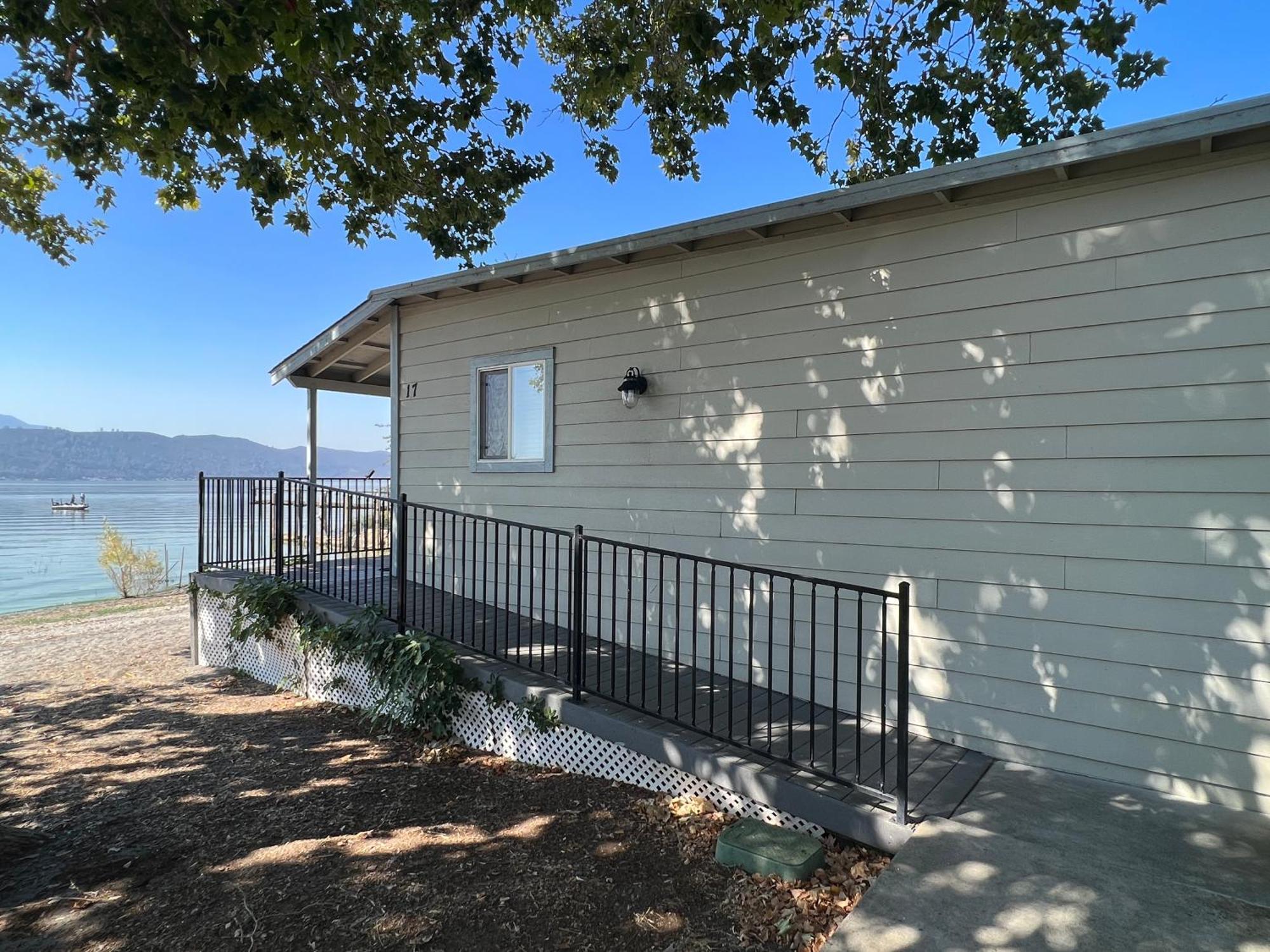 Clear Lake Cottages & Marina Clearlake Esterno foto