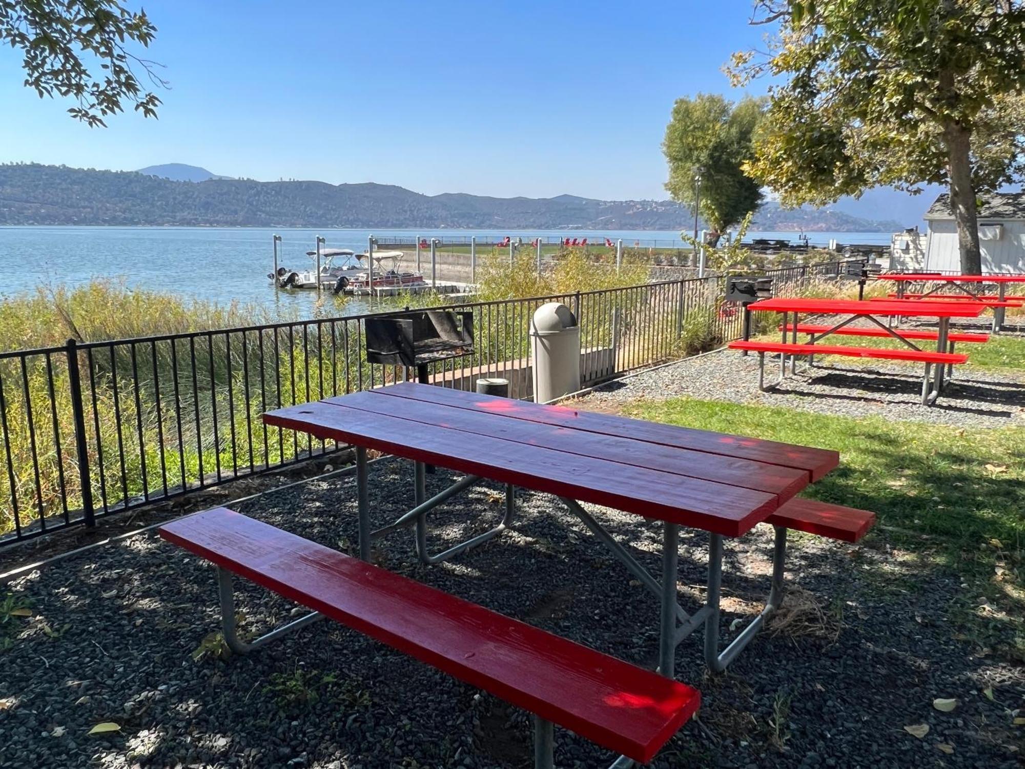 Clear Lake Cottages & Marina Clearlake Esterno foto